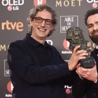 Laurent Dufreche y Raul López posando con su galardón en los Premios Goya 2018