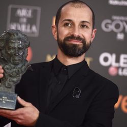 Javier Agirre Erauso posa con su galardón en los Premios Goya 2018