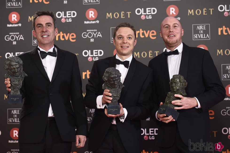 Aitor Berenguer, Gabriel Gutierrez y Nicolas de Poulpiquet posando en los Premios Goya 2018