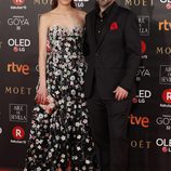 Sandra Escacena y Paco Plaza en la alfombra roja de los Premios Goya 2018