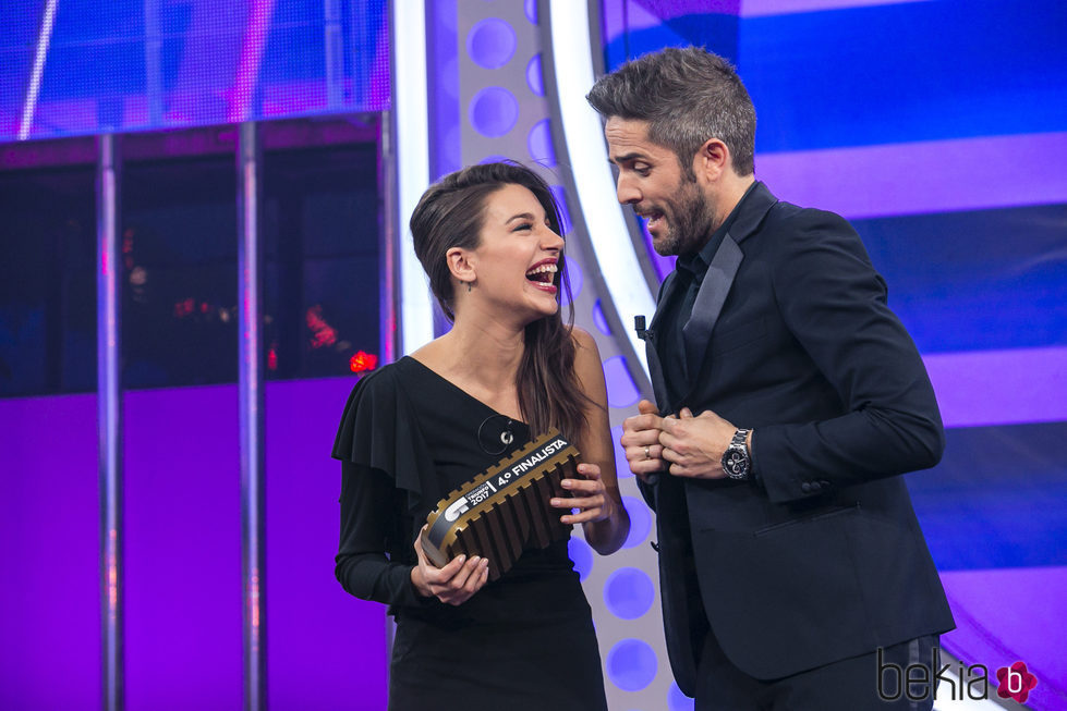 Ana Guerra recibe su premio de quinta finalista en 'OT 2017'