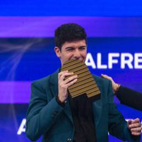 Alfred recibe el premio de cuarta finalista de 'OT 2017'