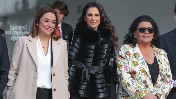 Toñi Moreno, Nuria Fergó y María del Monte en la Entrega de las Medallas de Oro al Mérito en las Bellas Artes 2016