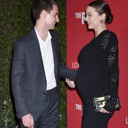 Evan Spiegel, muy cómplice con Miranda Kerr en el photocall de Jasper Johns