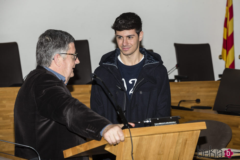 Alfred Garcia junto al alcalde de El Prat