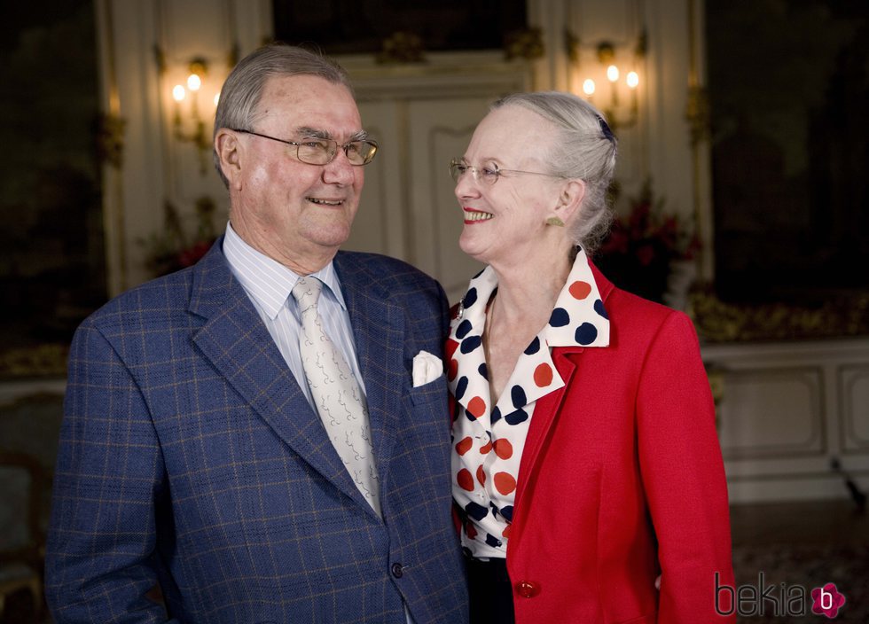 Margarita y Enrique de Dinamarca, sonrientes y enamorados