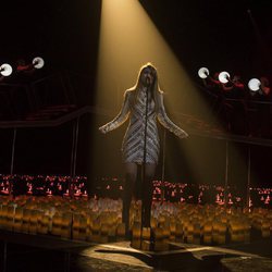 Amaia interpretando de nuevo 'Shake it out' en la fiesta final de 'OT 2017'