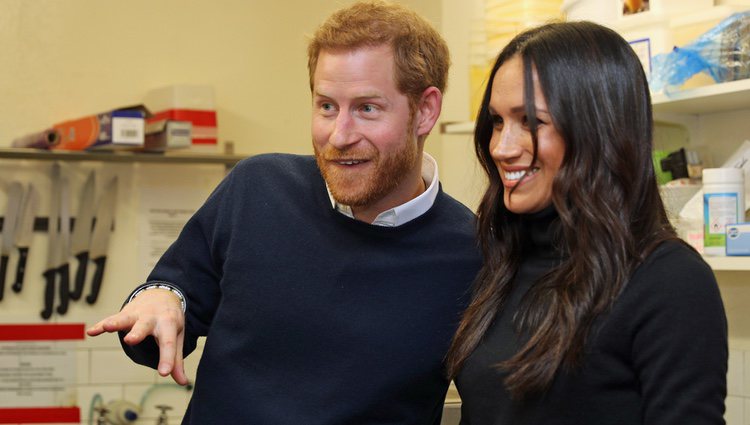 El Príncipe Harry y Meghan Markle, muy sonrientes en Edimburgo