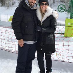 Luis Suárez, muy sonriente junto a su mujer, Sofía Balbi