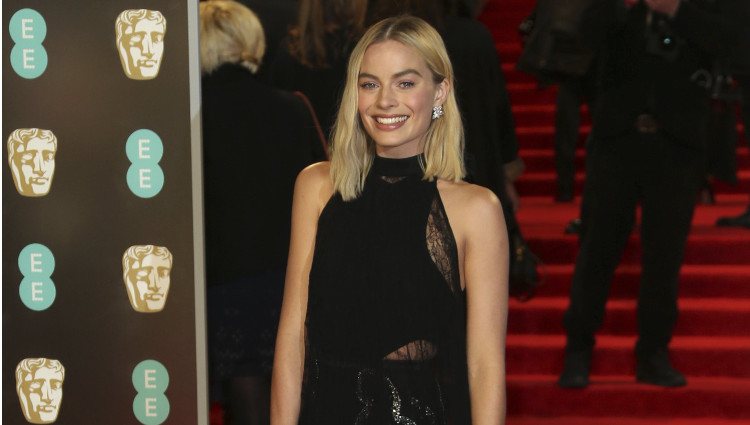 Margot Robbie en la alfombra roja de los Premios BAFTA 2018