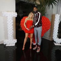 Khloe Kardashian, junto a su novio Tristan Thompson en un post de Instagram