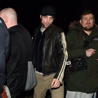 Robert Pattinson en la fiesta de Vogue tras los BAFTA