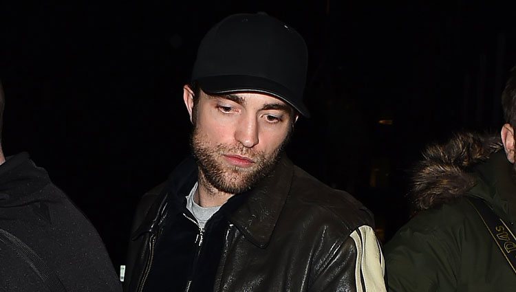 Robert Pattinson en la fiesta de Vogue tras los BAFTA