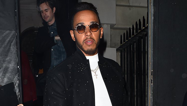 Lewis Hamilton en la fiesta de Vogue tras los BAFTA