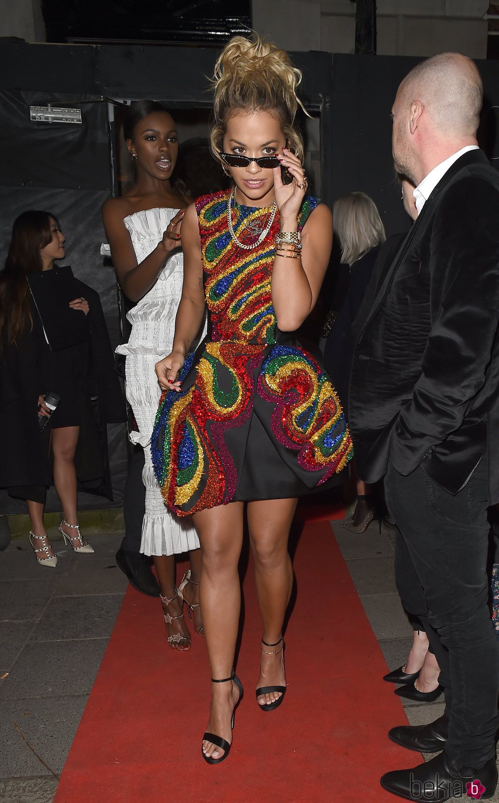 Rita Ora en la fiesta de Vogue tras los BAFTA