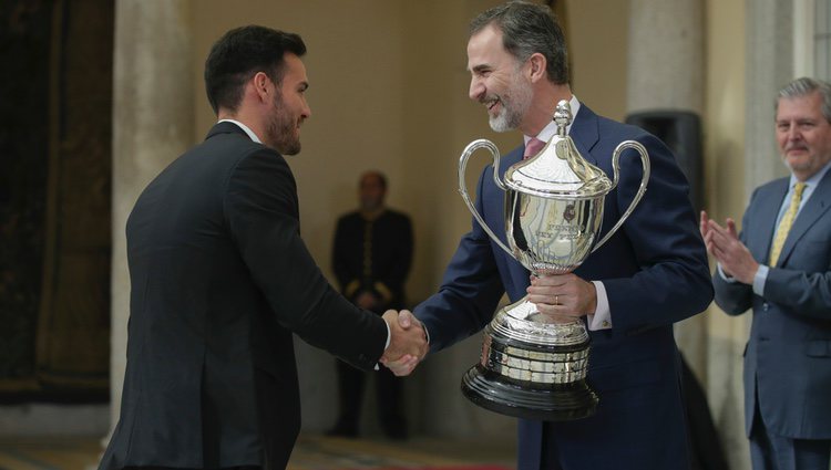 El Rey Felipe entrega el Premio Nacional de Deporte 2016 a Saúl Craviotto