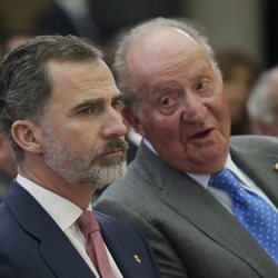 El Rey Felipe y el Rey Juan Carlos en la entrega de los Premios Nacionales de Deporte 2016