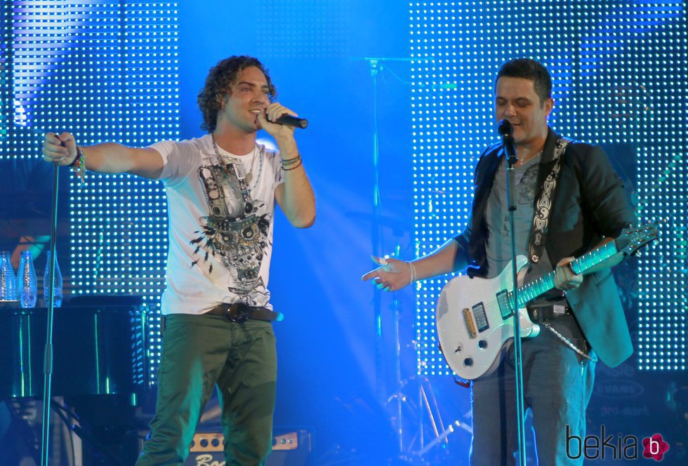 David Bisbal y Alejandro Sanz en un concierto durante la gira 'Paraíso Express'