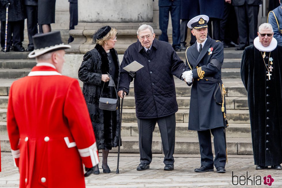 Constantino y Ana María de Grecia en el funeral de Enrique de Dinamarca