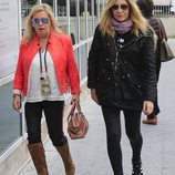 Carmen Borrego y Belén Rodríguez llegando al hospital a visitar a María Teresa Campos tras ser operada de una suboclusión intestinal