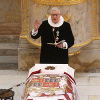 El féretro de Enrique de Dinamarca con tierra de Cayx en su funeral