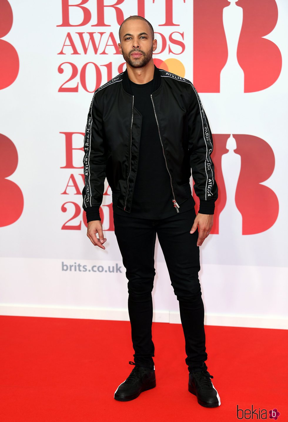 Marvin Humes en la alfombra roja de los Brit Awards 2018