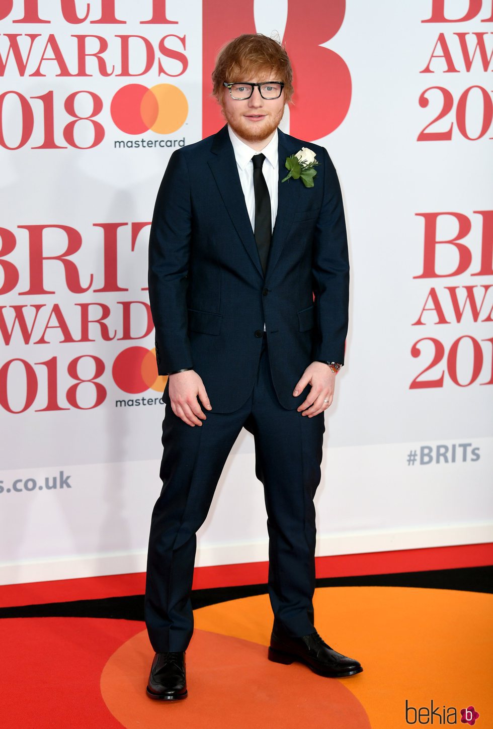 Ed Sheeran en la alfombra roja de los Brit Awards 2018