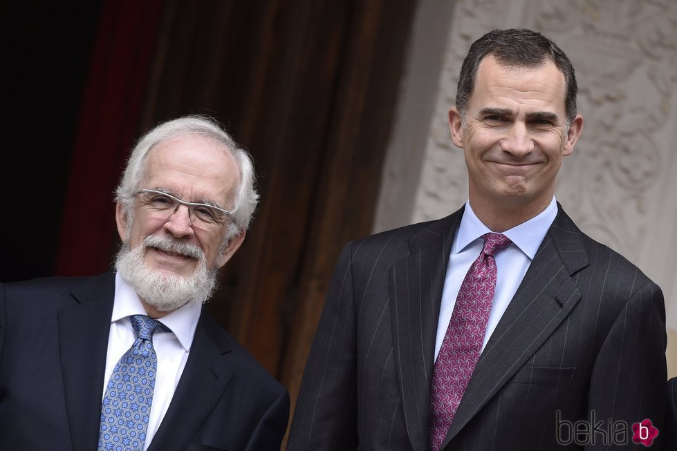 El humorista gráfico Antonio Fraguas 'Forges' junto al Rey Felipe VI en 2016