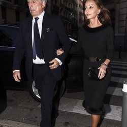 Isabel Preysler y Mario Vargas llosa del brazo en Madrid