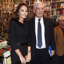 Isabel Preysler y Mario Vargas Llosa juntos y muy sonrientes