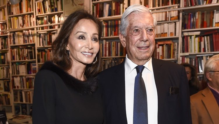 Isabel Preysler y Mario Vargas Llosa juntos y muy sonrientes