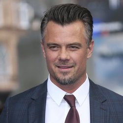 Josh Duhamel en la premiere de 'Transformers: the last knight'