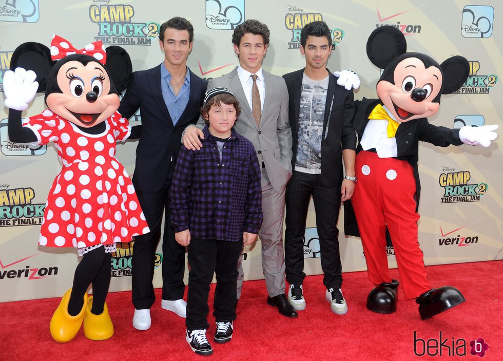 Kevin, Nick, Joe y Frankie Jonas en el estreno de la película 'Camp Rock 2'