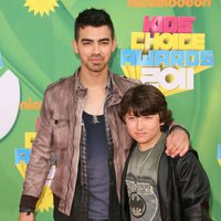 Joe y Frankie Jonas en los Kids' Choice Awards 2011