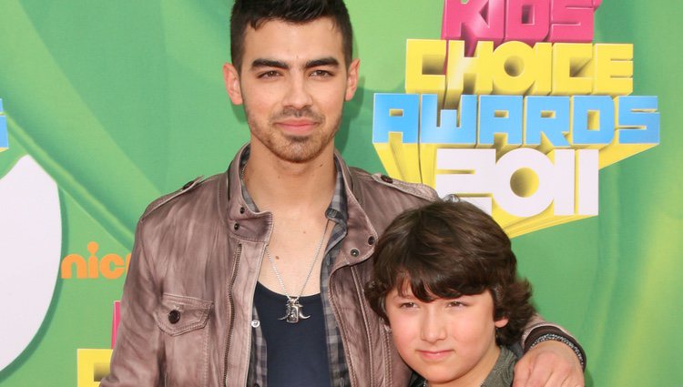 Joe y Frankie Jonas en los Kids' Choice Awards 2011