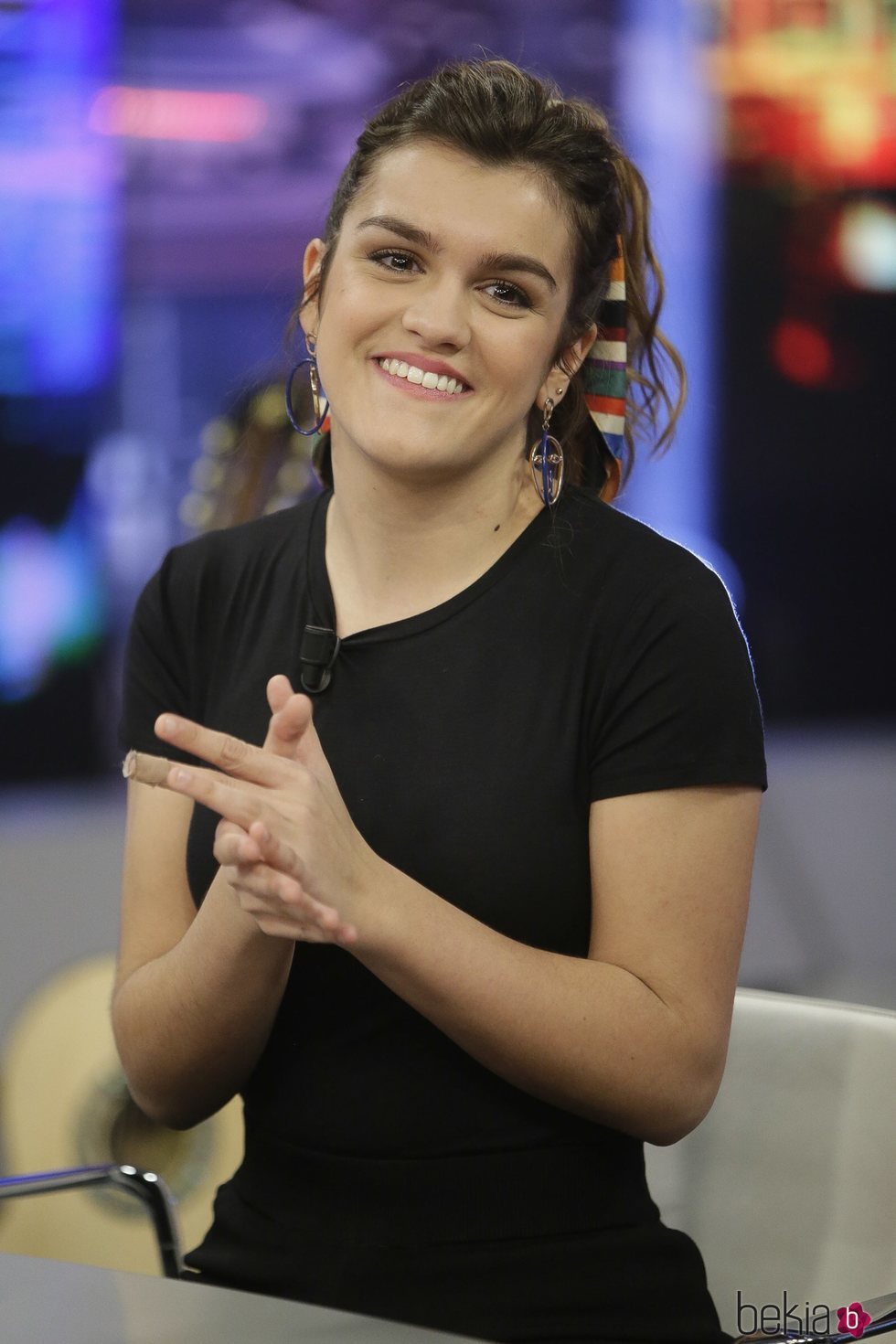 Amaia aplaudiendo en 'El Hormiguero'