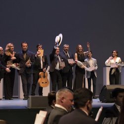 Ortega Cano junto a Rosa Benito, Gloria Camila y Rosario Mohedano