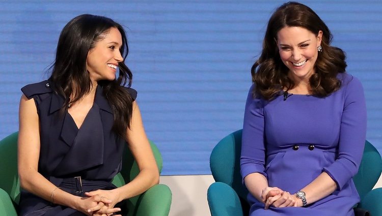 Meghan Markle y Kate Middleton riendo en el Forum de la Royal Foundation