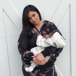 Kylie Jenner con la pequeña Stormi