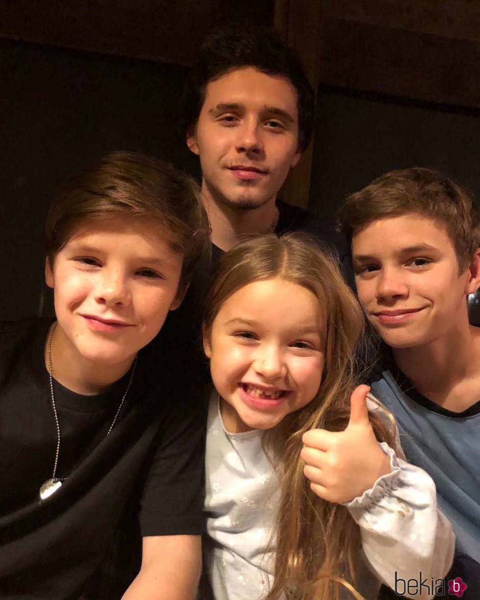 Brooklyn, Romeo, Cruz y Harper Beckham, por el cumpleaños del mayor de los hermanos