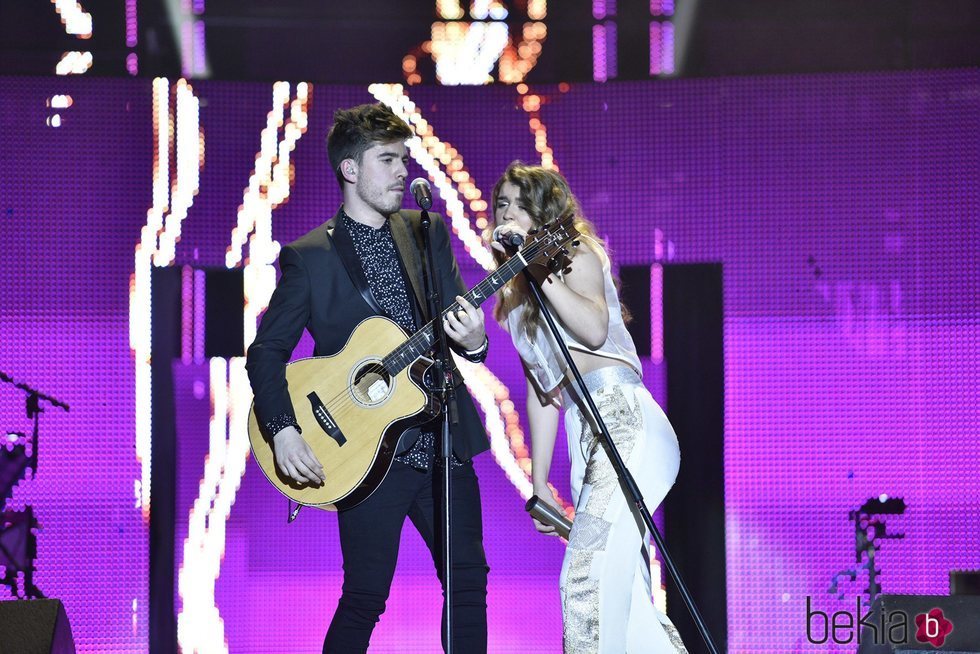 Roi y Amaia en el primer concierto de la gira de 'OT 2017' en Barcelona