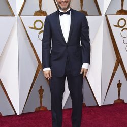 Gael García Bernal en la alfombra roja de los Premios Oscar 2018