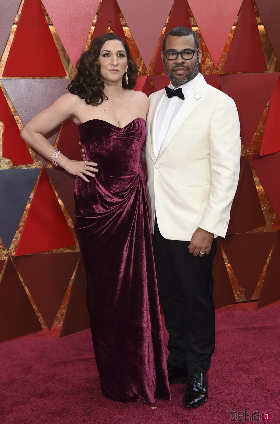 Chelsea Peretti y Jordan Peele en la alfombra roja de los Premios Oscar 2018