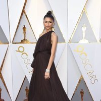 Zendaya en la alfombra roja de los Premios Oscar 2018