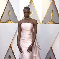 Danai Gurira en la alfombra roja de los Premios Oscar 2018