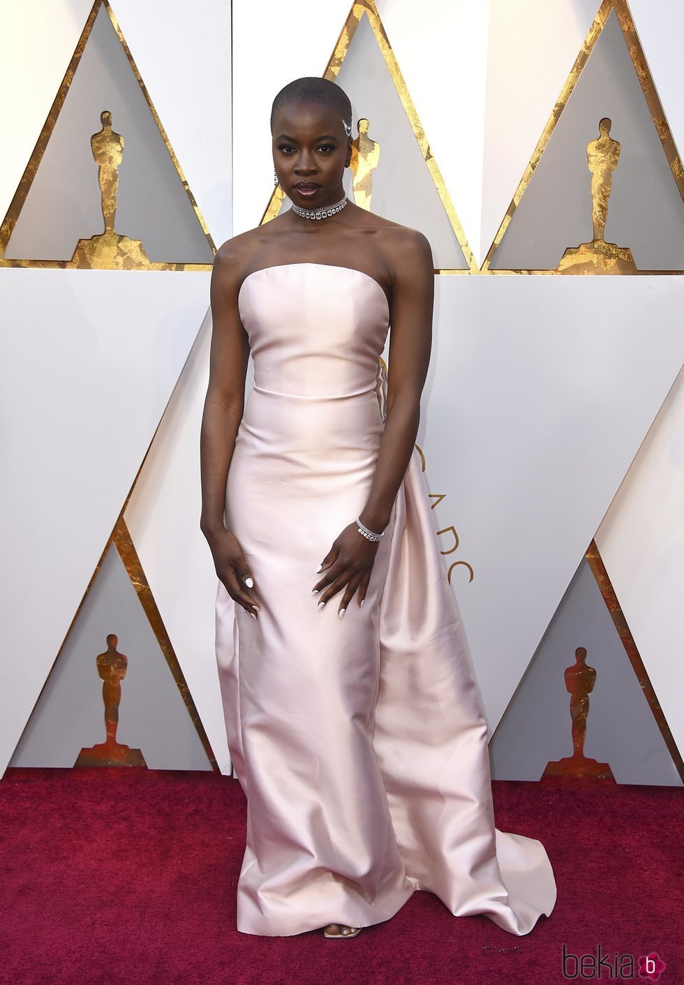 Danai Gurira en la alfombra roja de los Premios Oscar 2018