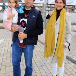 Fran Rivera, Lourdes Montes y su hija Carmen acudiendo al hospital a ver a Eva González