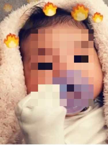 Kylie Jenner y Travis Scott comparten la primera imagen del rostro de su hija Stormi