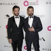 Ricky Martin y Jwan Yosef en la fiesta de la Fundación Elton John tras los Oscar 2018