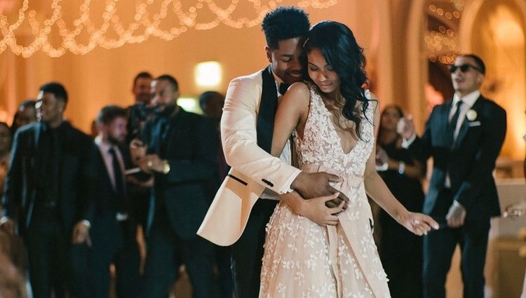 Chanel Iman y Sterling Shepard bailan en su boda